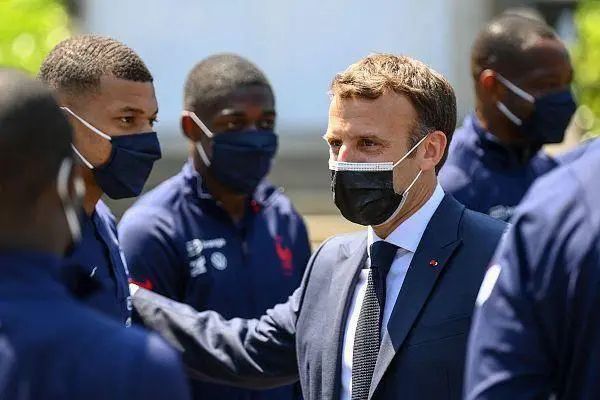 TA：范德贝克的租借合同中含买断条款，费用1100万欧据TheAthletic报道，范德贝克已经前往法兰克福接受体检，即将租借加盟。